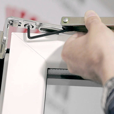 Установка фурнитуры на пластиковые окна